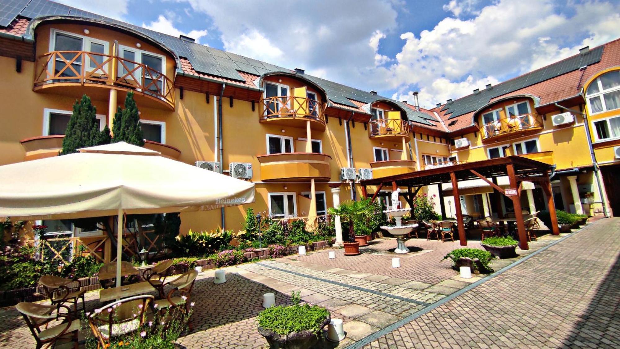Atrium Hotel Харканы Экстерьер фото