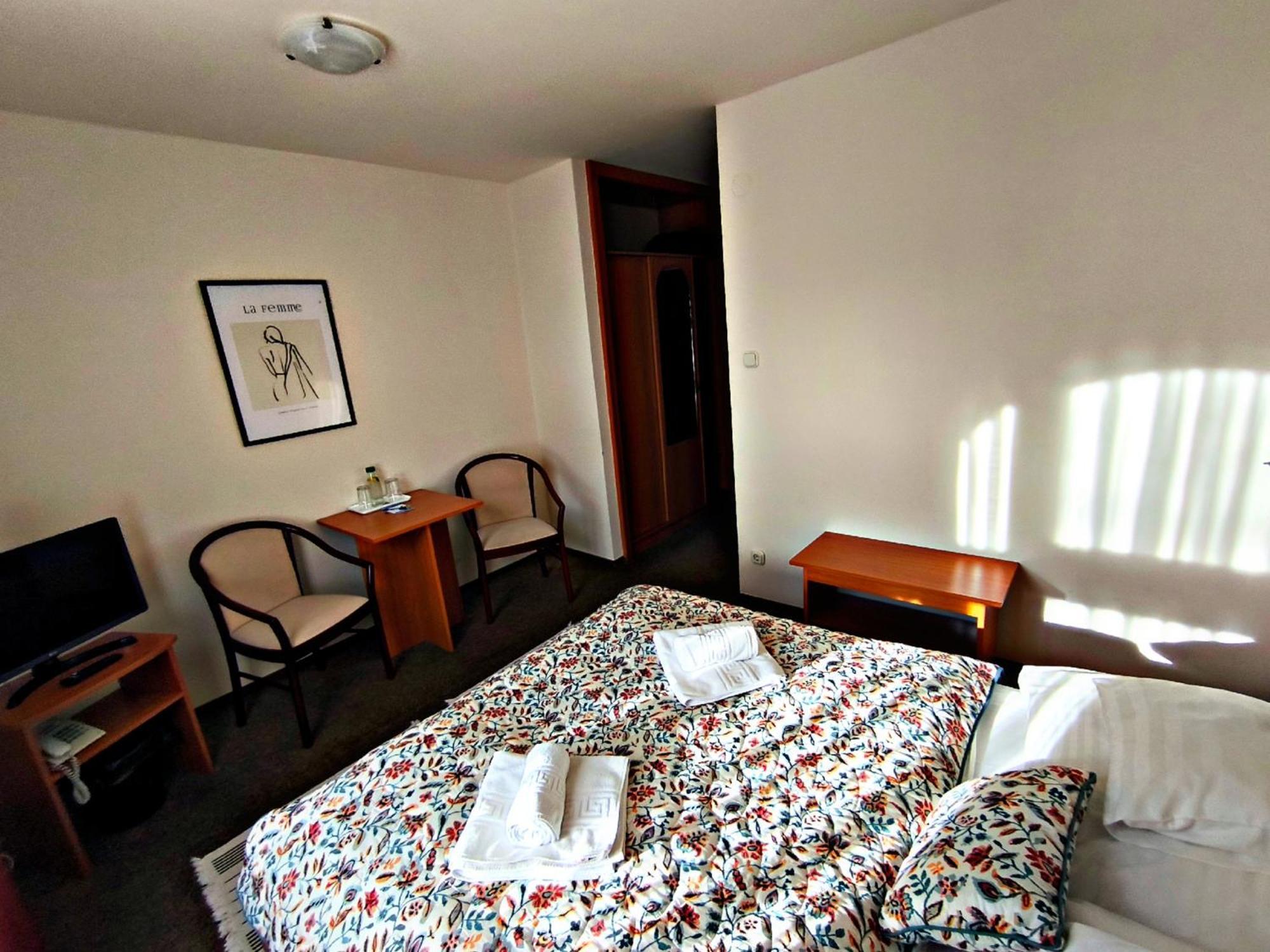 Atrium Hotel Харканы Экстерьер фото